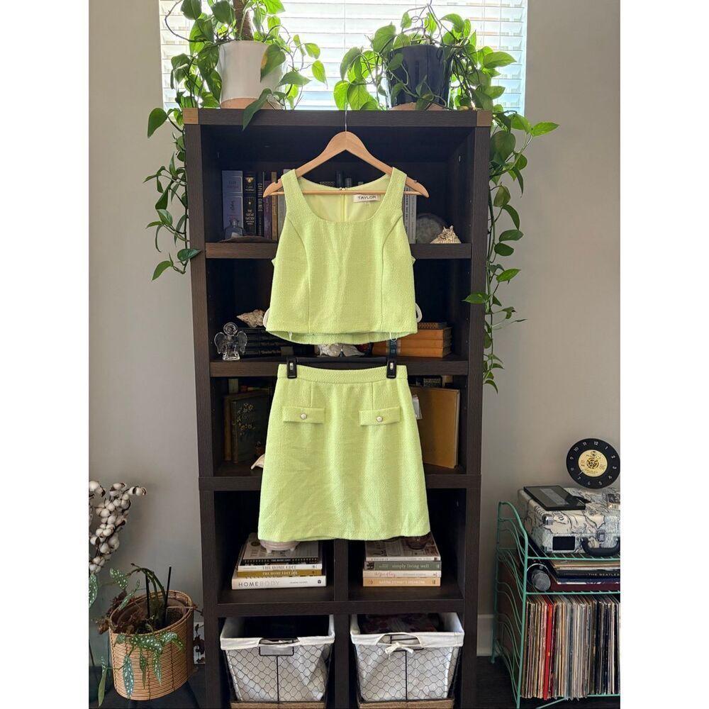 NWT Taylor Lime Green Tweed 2 Piece Mini Skirt & Top Set Size 6